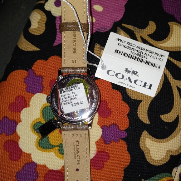 LADIES NEW WATCH BY COACH - Picture 2 of 2